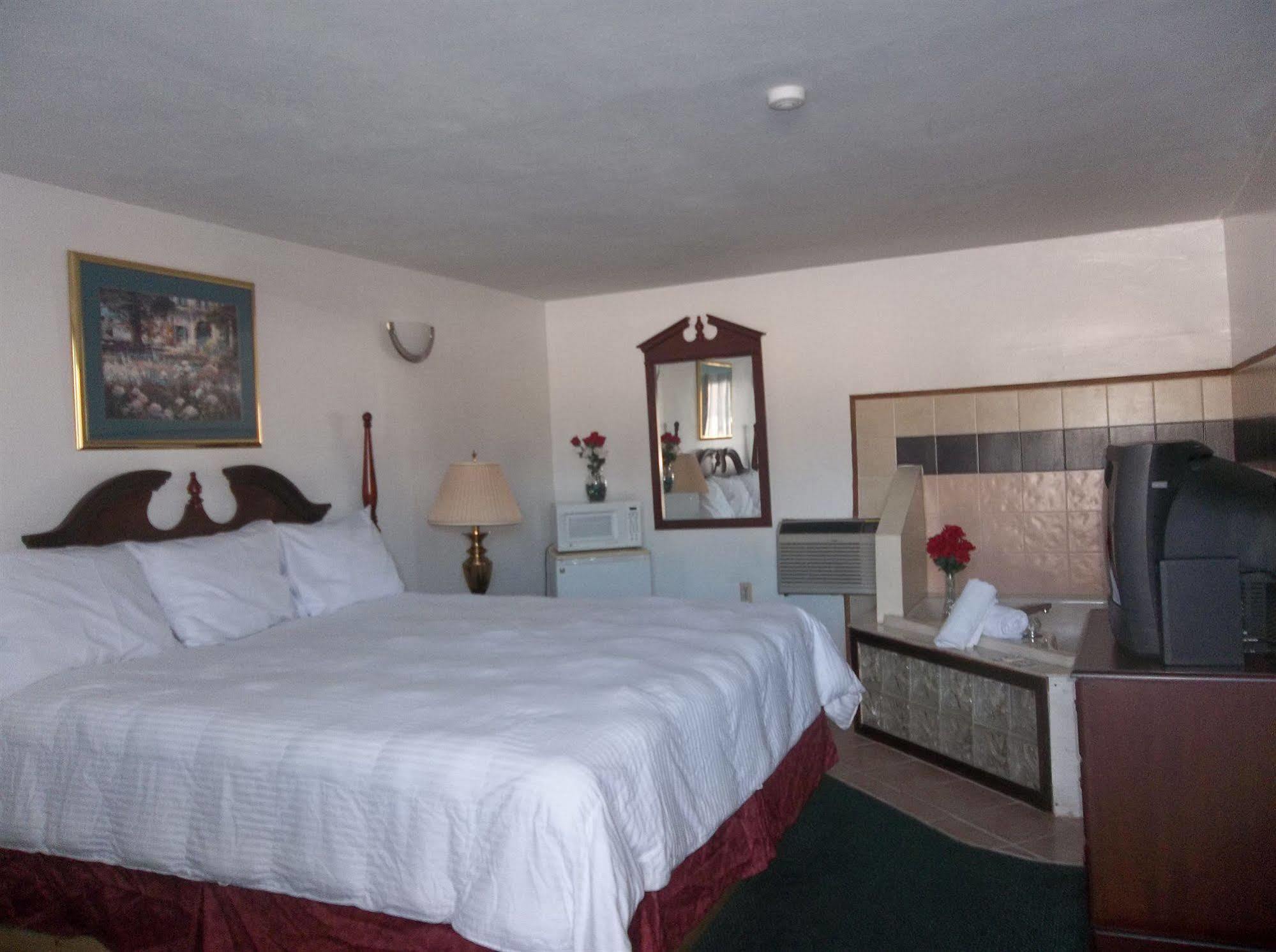 Catalina Airport Motel エイボン エクステリア 写真